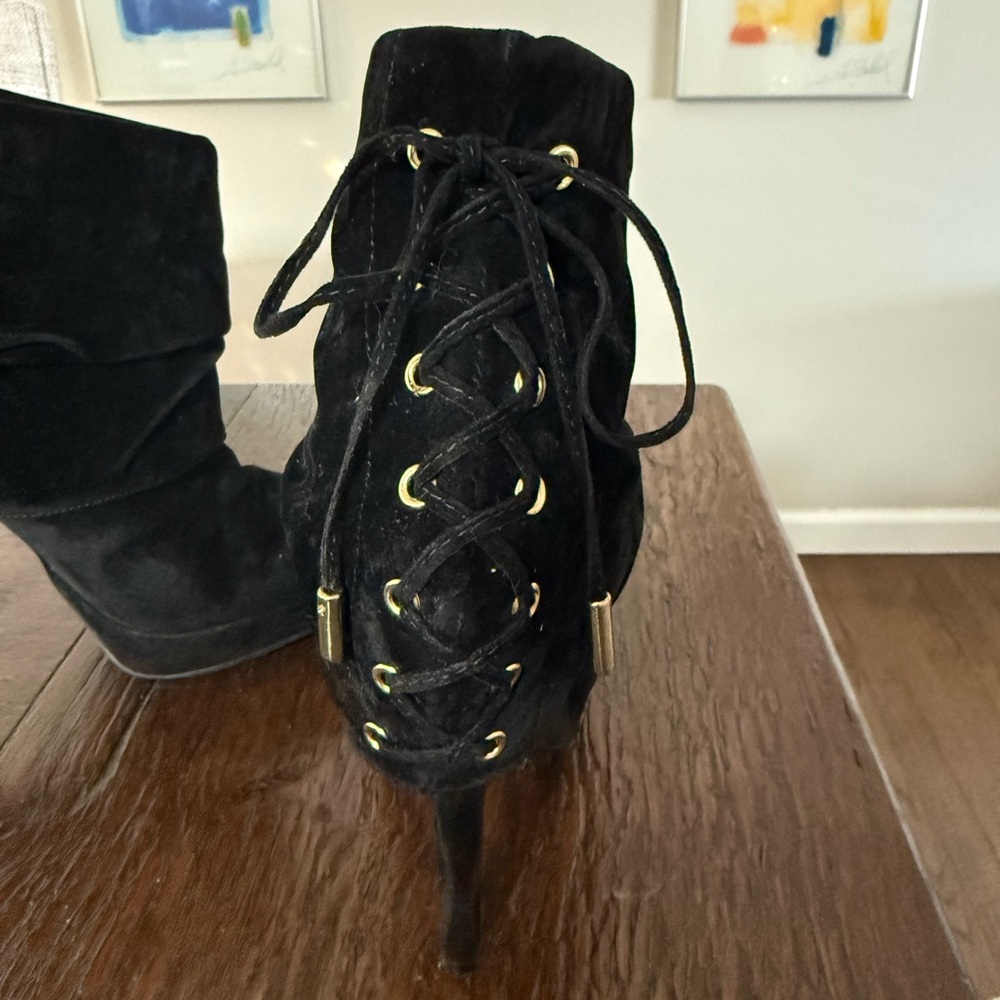 Elegant Black Lace-Up Women's Boots